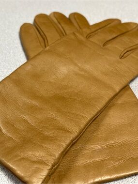 Neiman Marcus Exclusive Women’s Leather Gloves - 100% Cashmere Lined- NWT
